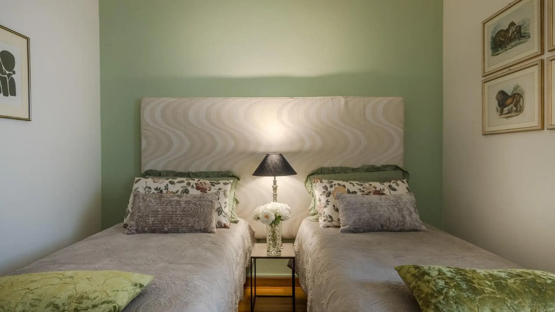The Terrace Retreat, Elegant Modern Apartment With Terrace In Lucca