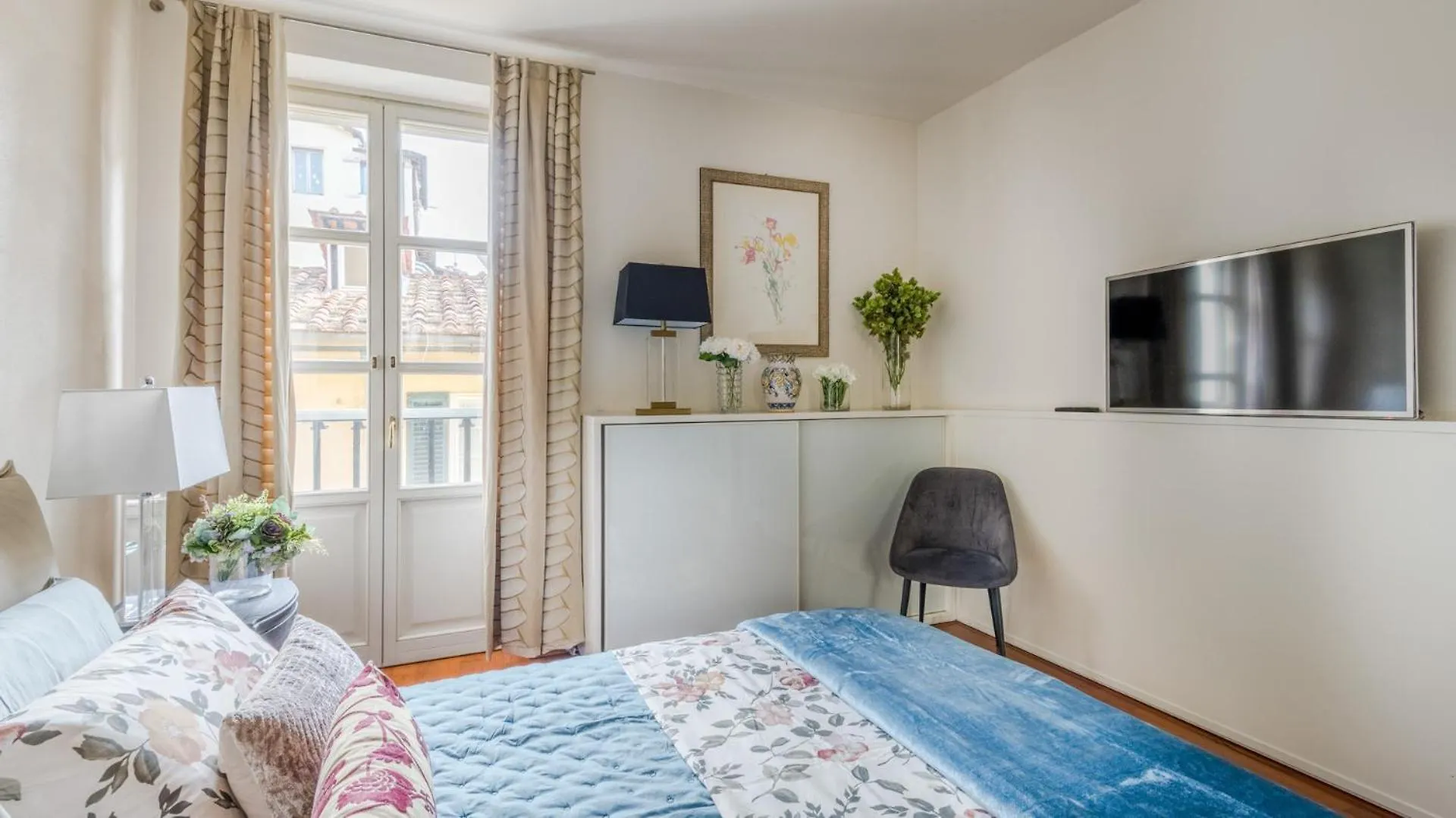 The Terrace Retreat, Elegant Modern Apartment With Terrace In Lucca