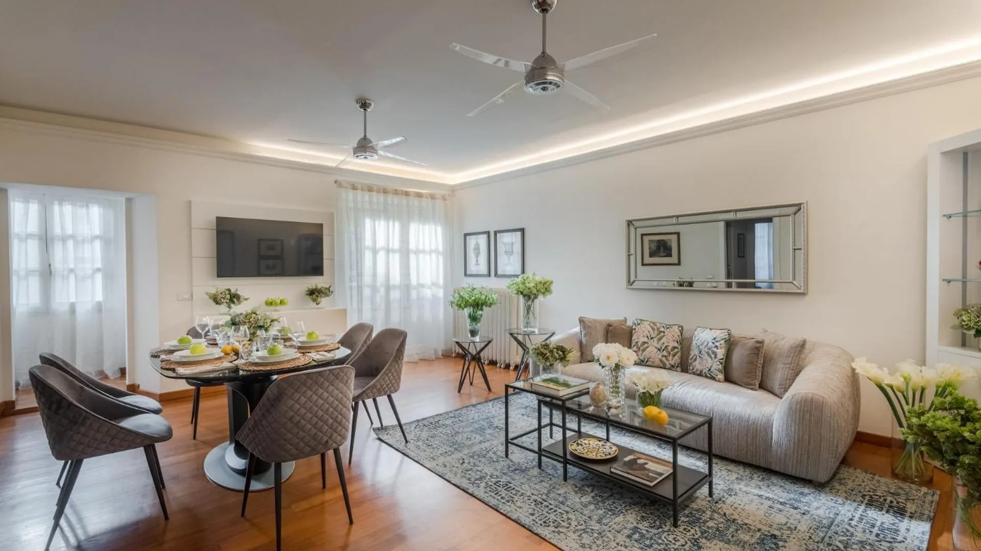 The Terrace Retreat, Elegant Modern Apartment With Terrace In Lucca