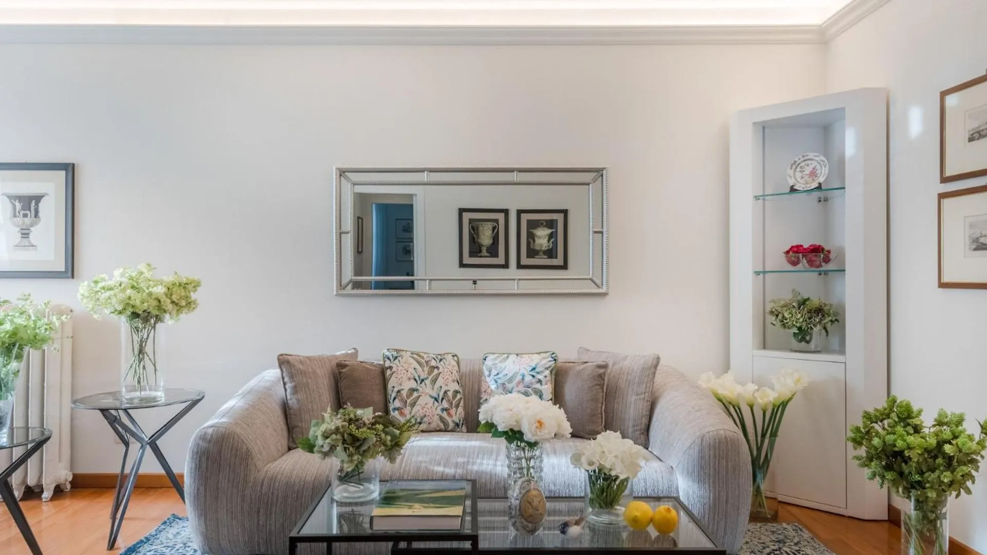 The Terrace Retreat, Elegant Modern Apartment With Terrace In Lucca Italy