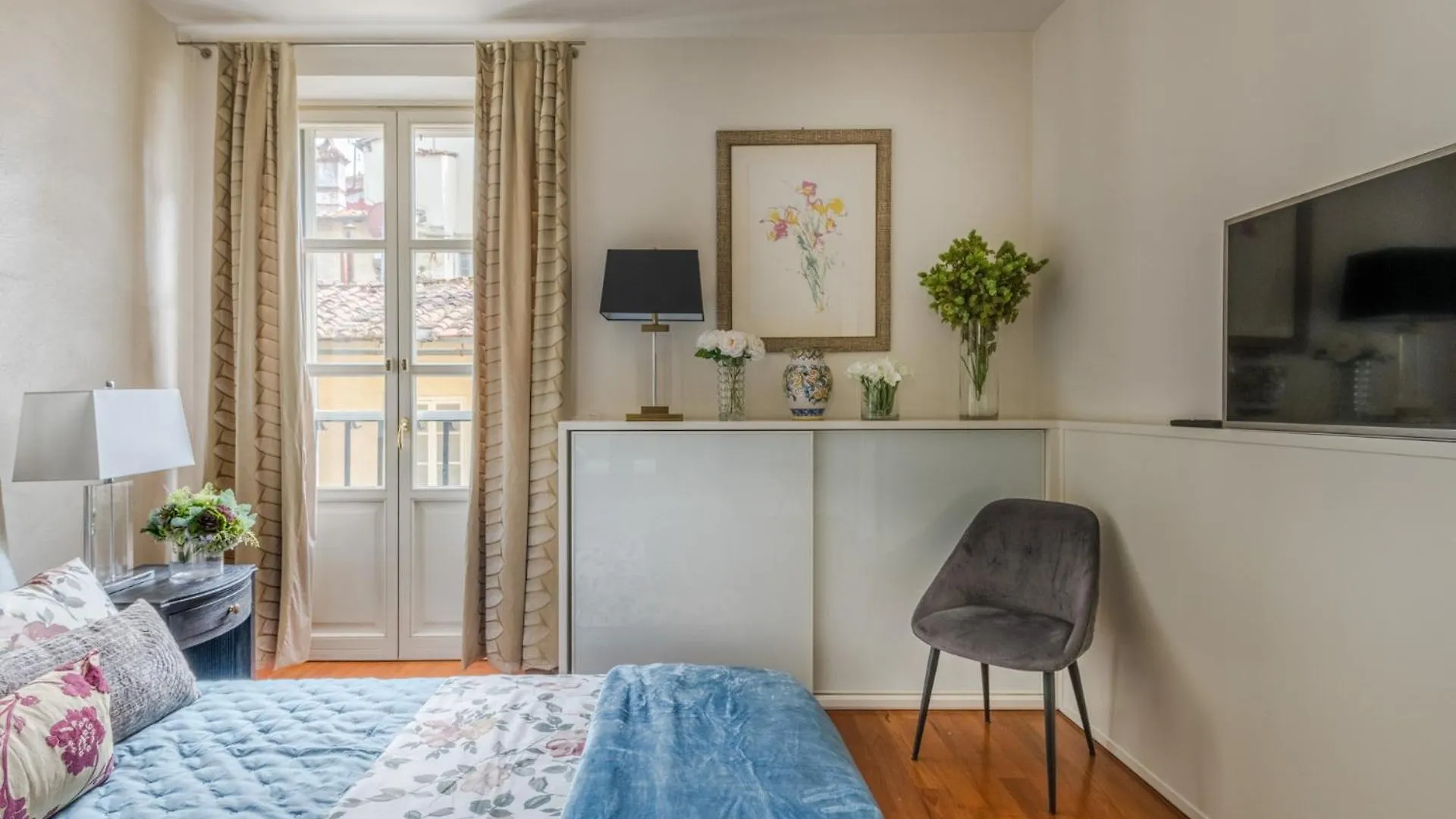 The Terrace Retreat, Elegant Modern Apartment With Terrace In Lucca