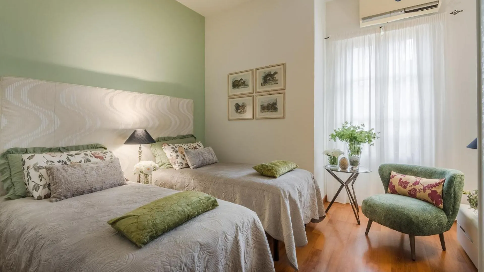 The Terrace Retreat, Elegant Modern Apartment With Terrace In Lucca